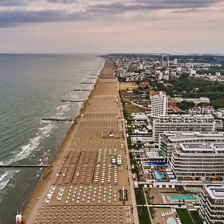 Falkensteiner Hotel & Spa Jesolo-3
